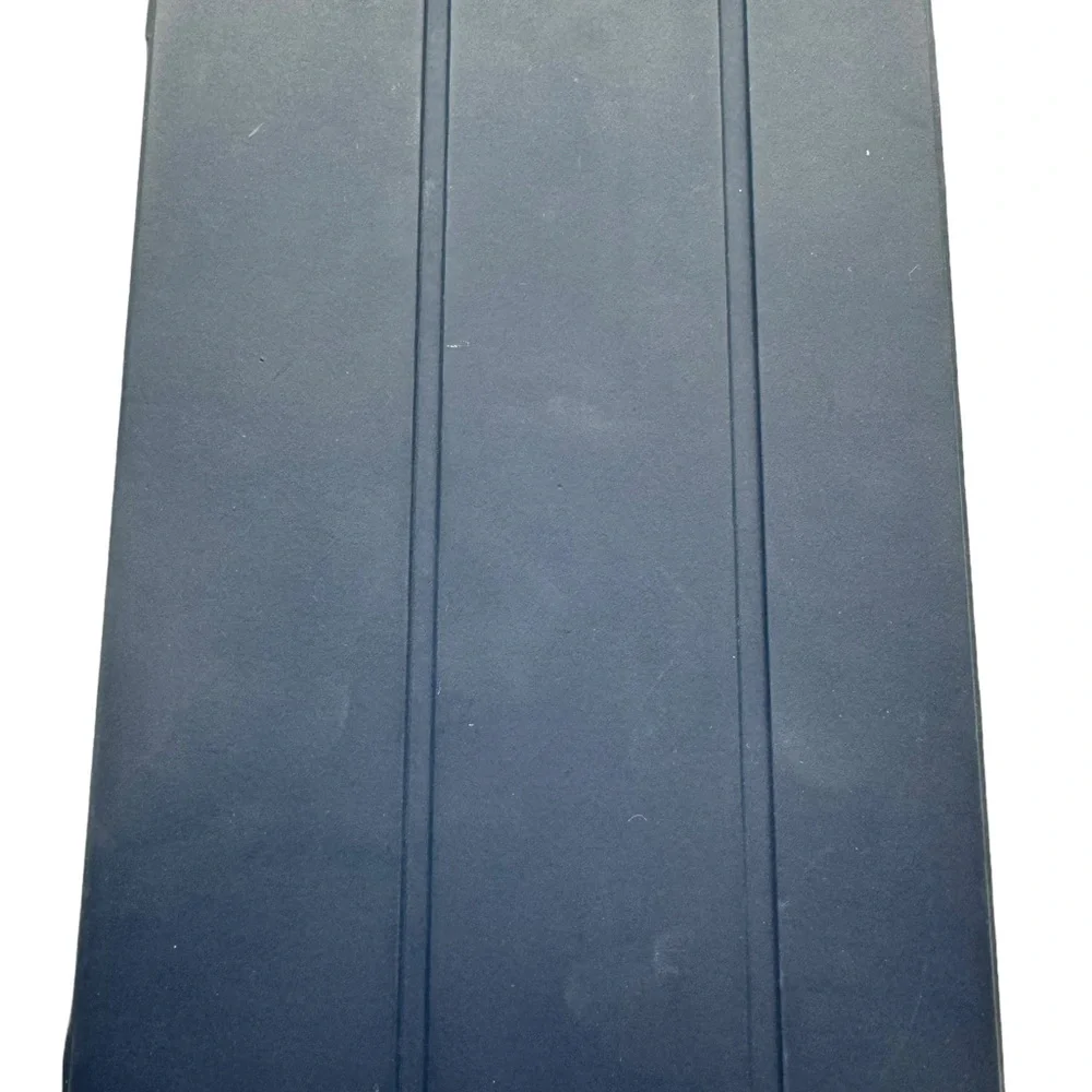 iPad Smart Cover in Grey. GUC